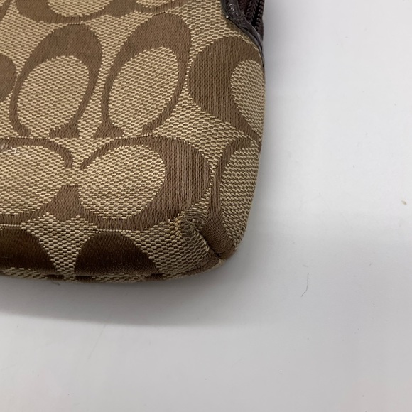 COACH WRISTLET WALLET - Picture 7 of 12